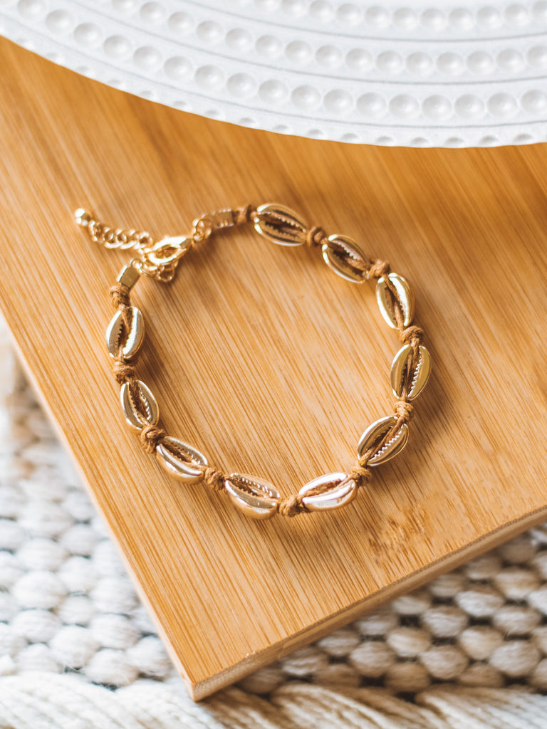 Gold Cowrie bracelet, Shell anklet, Seashell bracelet,Gold Shell jewel –  Bestbeads&Beyond
